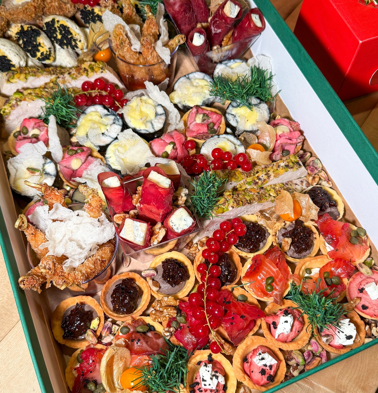 CHRISTMAS BOX II 10-12 persoane - imagine 2